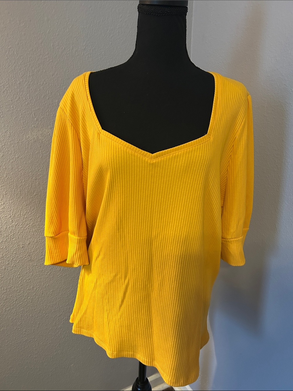 Ophelia Roe Women Golden Yellow Ribbed V-Neck Top Size 3X